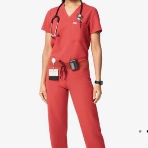 FIGS Limited Edition: Clay scrub set